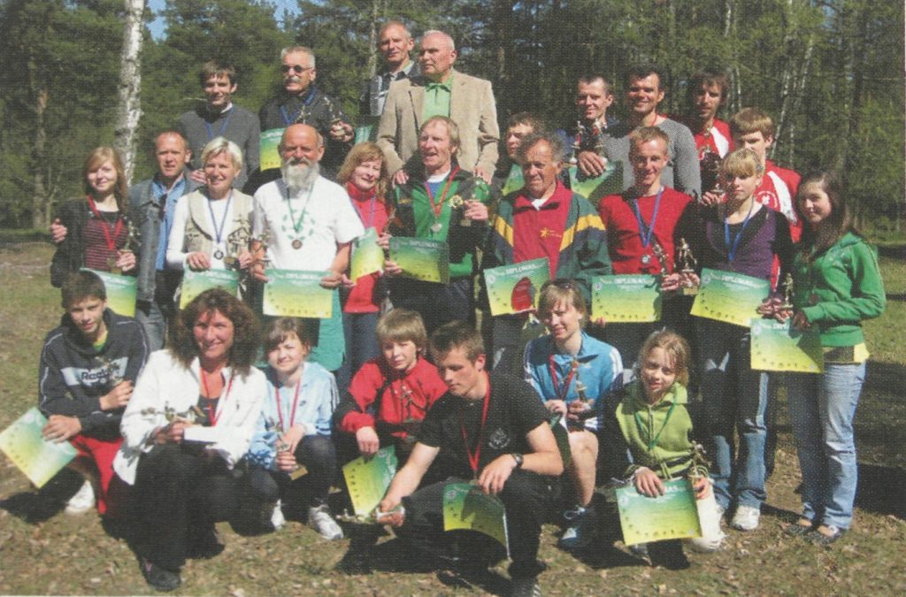 Tradicinio bėgimo "Anykščiai–Puntuko akmuo–Anykščiai" dalyviai (2008)